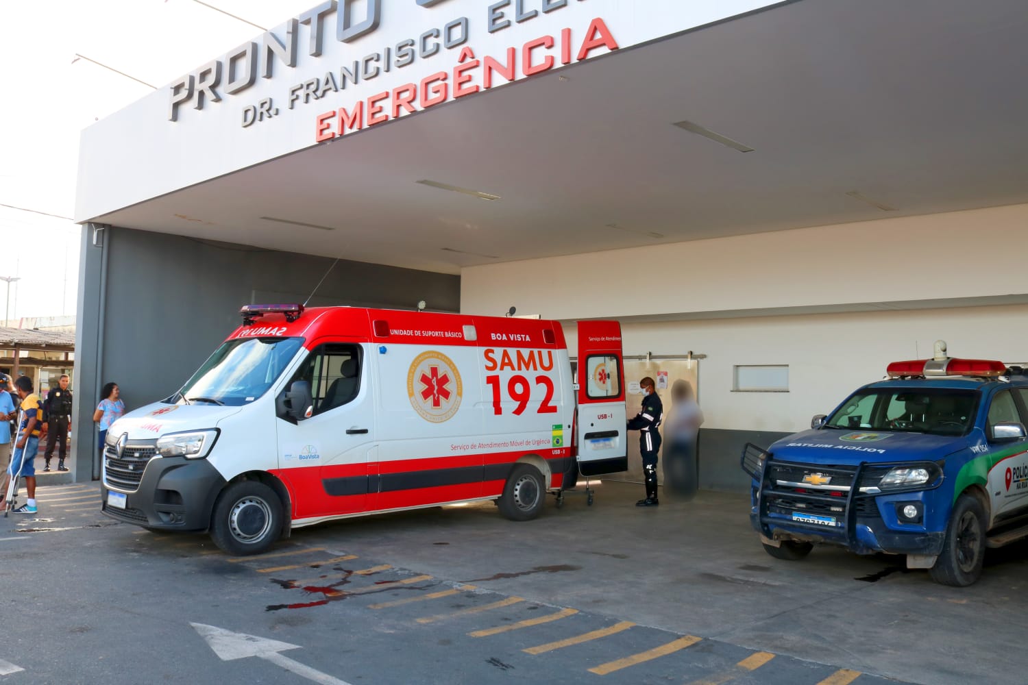 Jovem Motociclista Fica Gravemente Ferido Após Ignorar Sinal Vermelho em Boa Vista