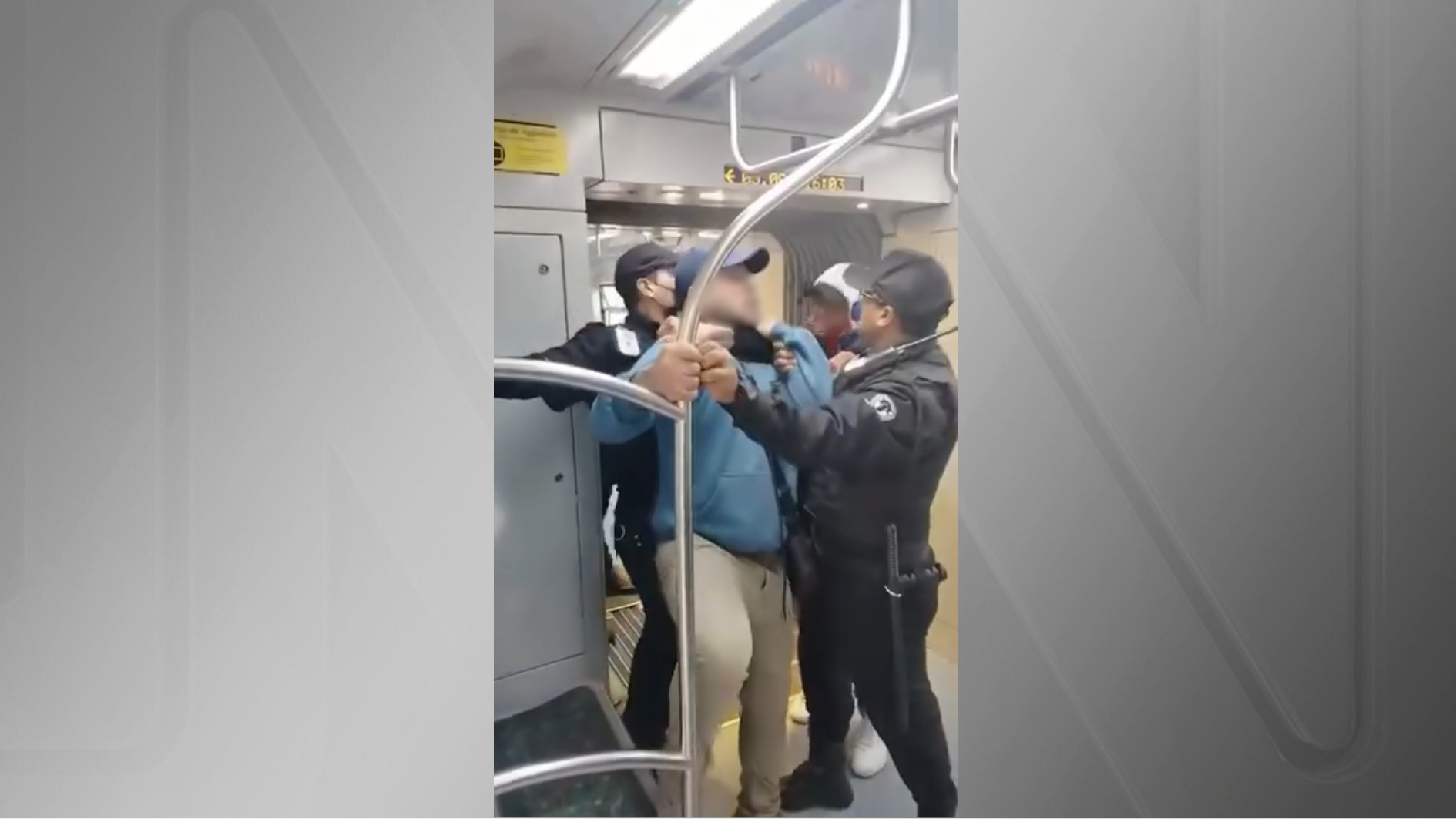Vídeo flagra segurança da CPTM imobilizando ambulante com ‘mata-leão’ dentro de trem em SP