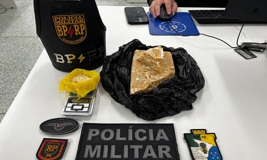 Radiopatrulha apreende quase 1kg de crack e frustra tráfico no Bairro 17 de Março, em Aracaju