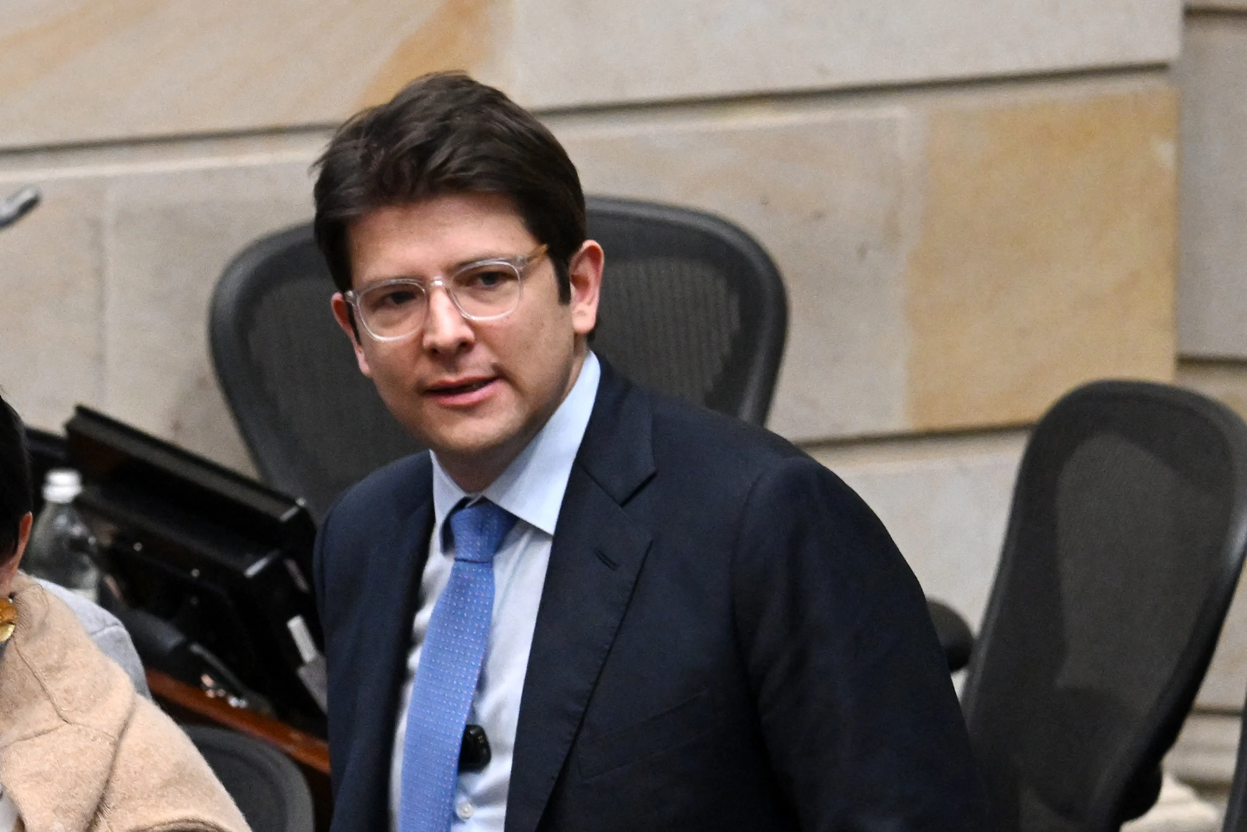 Morre Miguel Uribe, senador colombiano e candidato da centro-direita, vítima de atentado em Bogotá