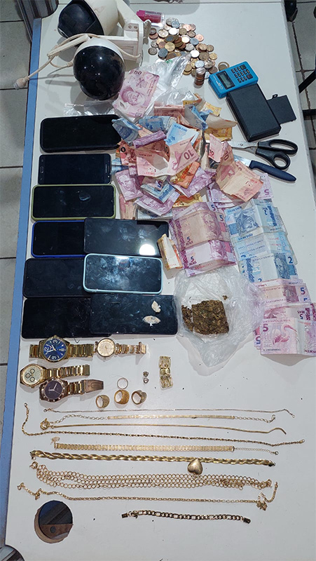 Ação Policial Desmantela Ponto de Venda de Drogas e Prende Mãe e Filho em Porto Velho