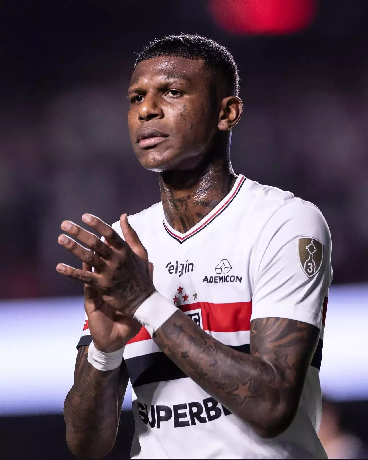 Arboleda Fora da Libertadores: Lesão Muscular Tira Zagueiro de Confronto Decisivo