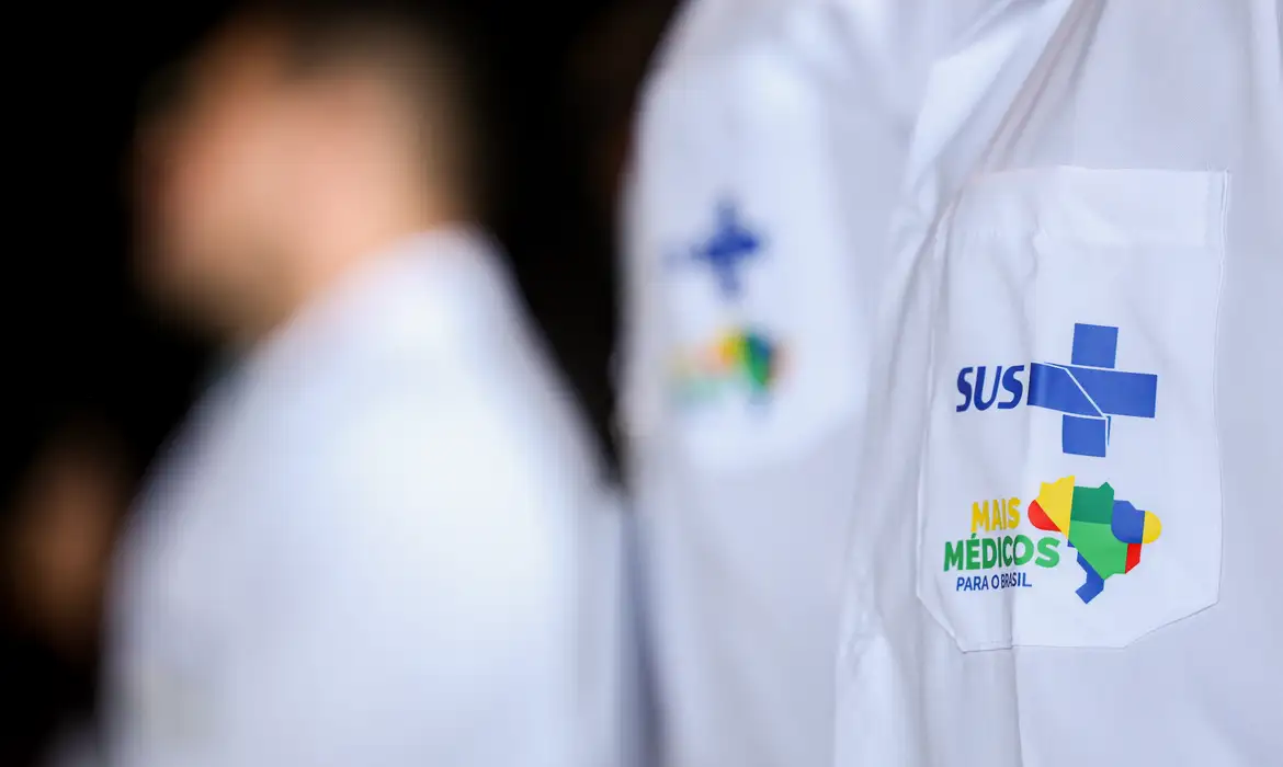 EUA Revogam Vistos e Acendem Debate Sobre Médicos Cubanos no Brasil: Impacto no Acesso à Saúde em Risco?