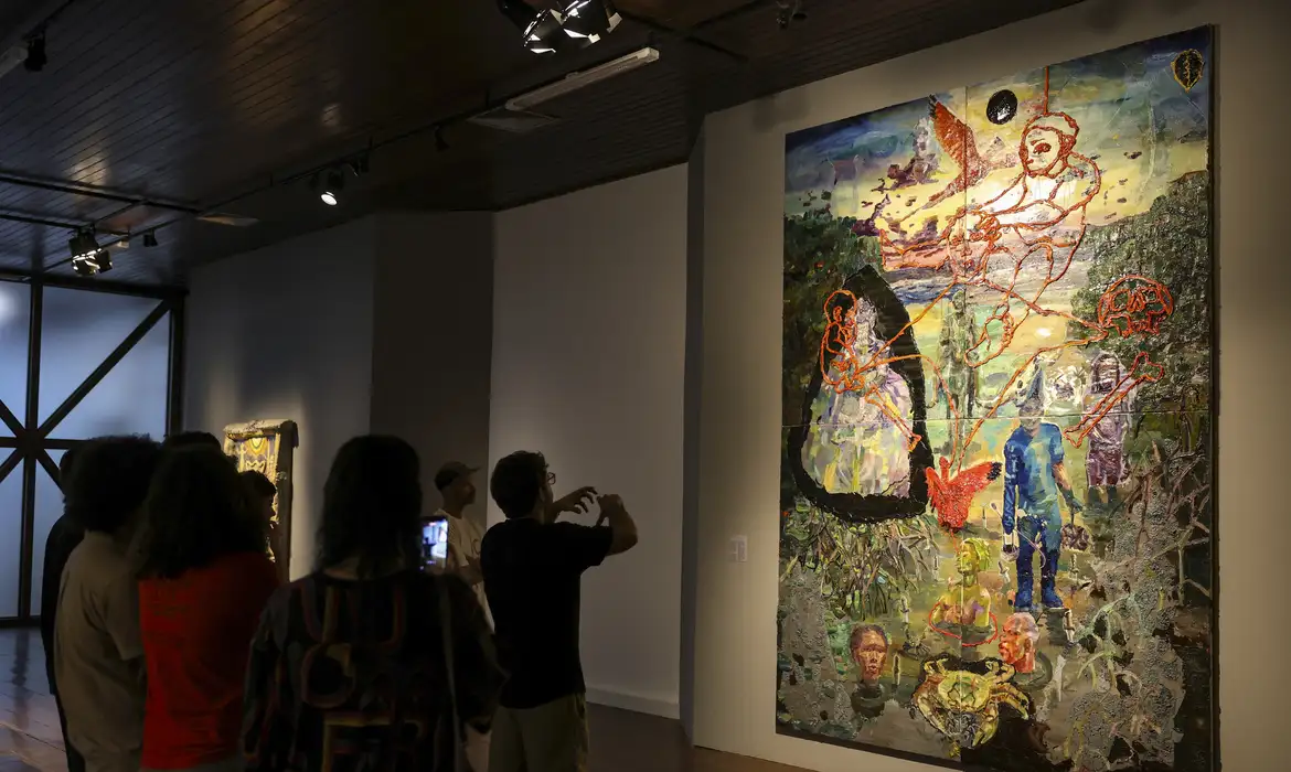 Cosmogonia Colérica: Thiago Martins Impacta São Luís com Exposição Individual Multi-Linguagem