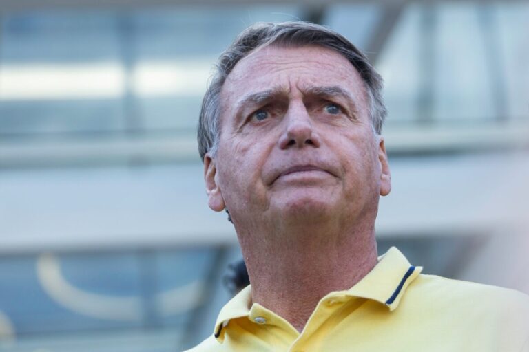 Moraes autoriza saída de Bolsonaro para procedimento médico