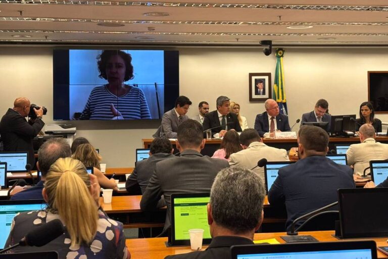Condenação de Zambelli gera polêmica na Câmara