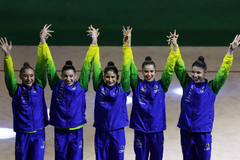 Reconhecimento das medalhistas da ginástica rítmica