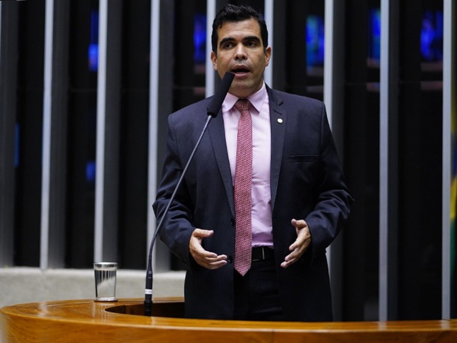 Câmara dos Deputados questiona busca em apartamento de deputado do Tocantins