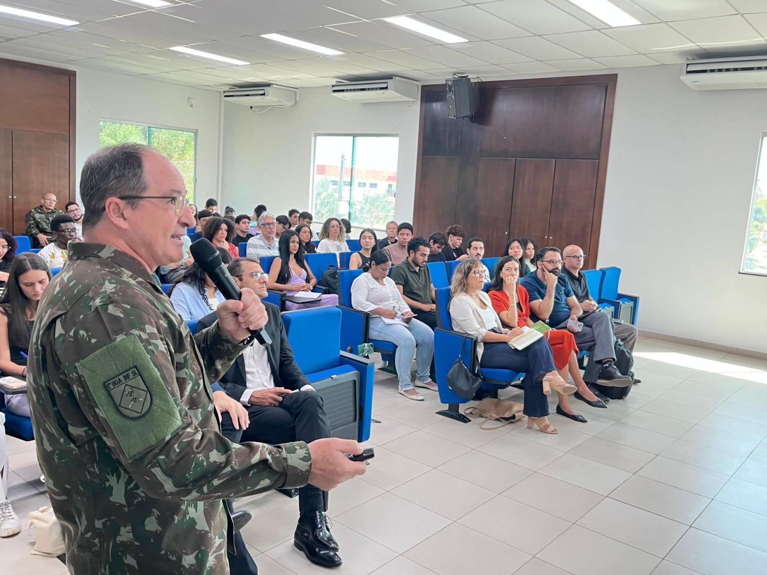Operação Atlas 2025: Estudantes de Relações Internacionais da UFRR Acompanham Simulação de Conflito na Serra do Tucano