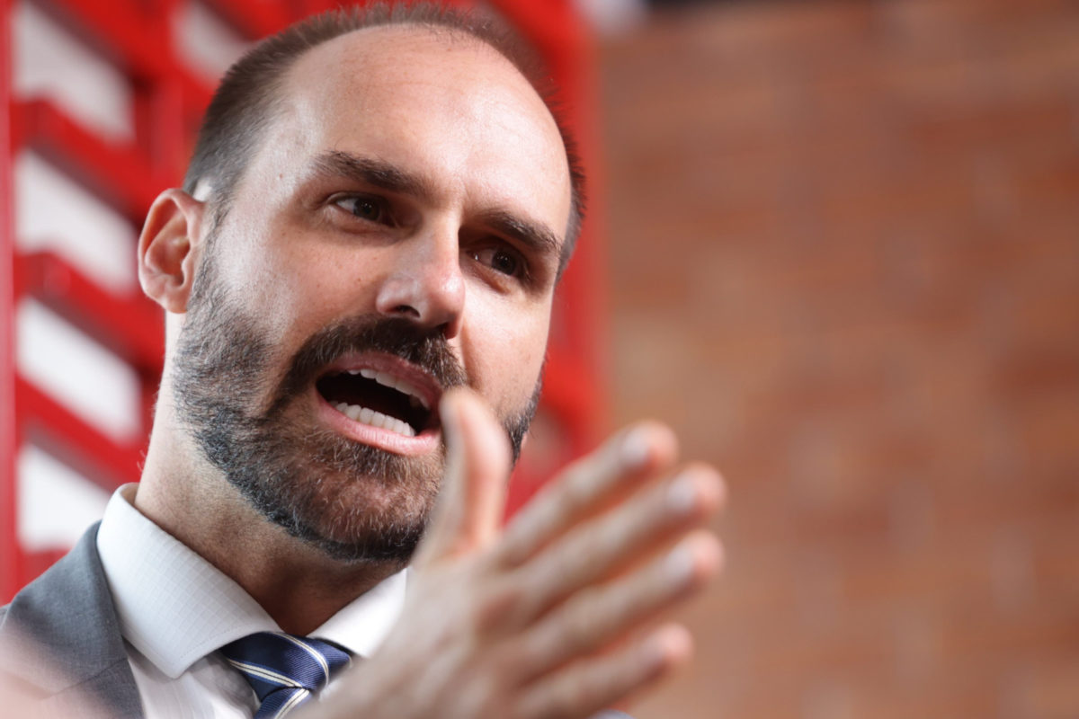 Eduardo Bolsonaro fala sobre possível envio de caças dos EUA ao Brasil