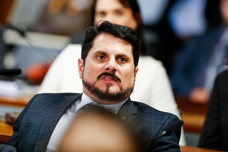Marcos do Val comenta sobre encontro com Fux e sanções