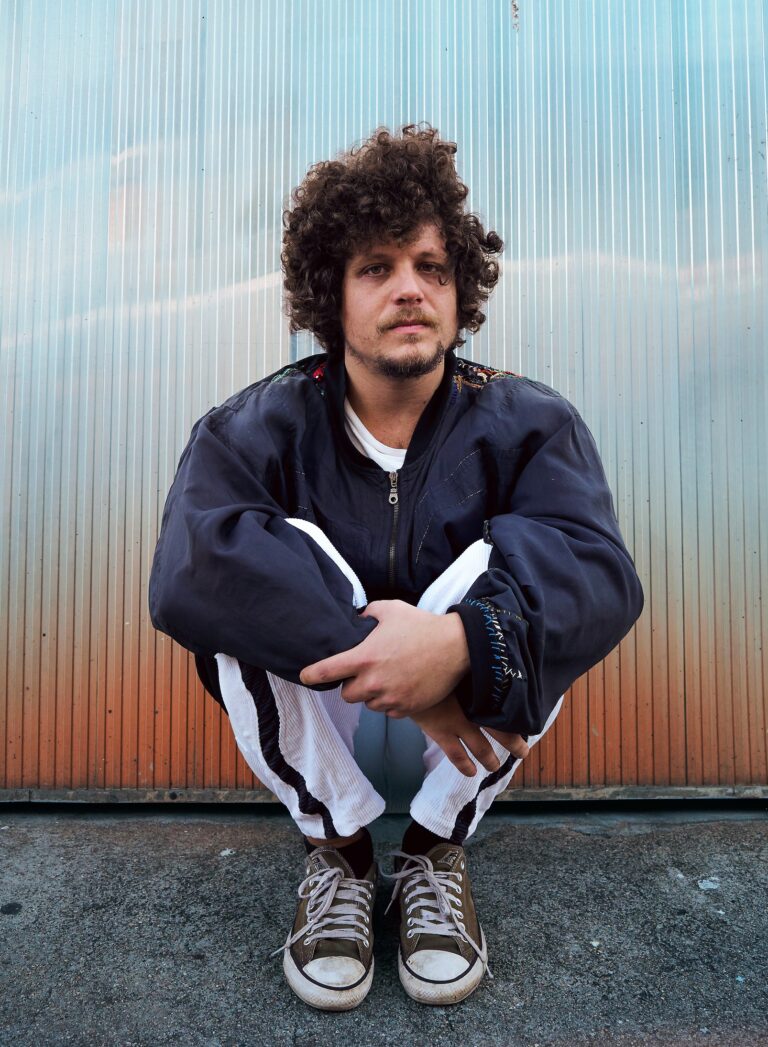 Chico Chico prepara novo álbum solo para outubro