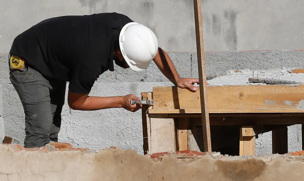Confiança na Construção Civil Recupera Fôlego em Setembro, Aponta FGV