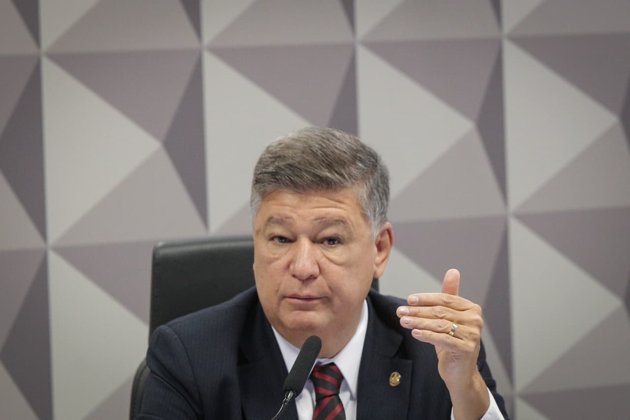 Senador pede liberação de Careca do INSS para depor