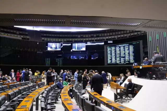 PEC da Blindagem: Bancada de MS Divide Opiniões em Votação Secreta que Segue para o Senado