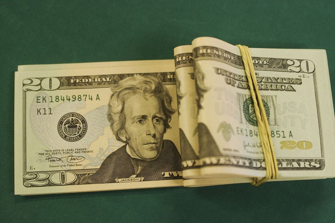 Real Ignora Dólar Forte no Exterior e Impulsiona Moeda Brasileira ao Melhor Nível Desde Junho