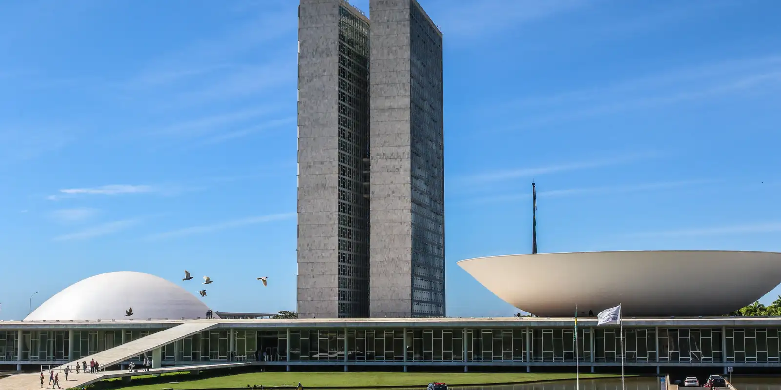 Tolerância Zero: Senado Endurece Pena para Quem Fornecer Álcool e Drogas a Menores