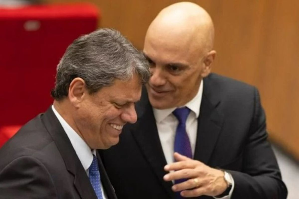 Moraes envia pedido do PT à PGR para investigar Tarcísio