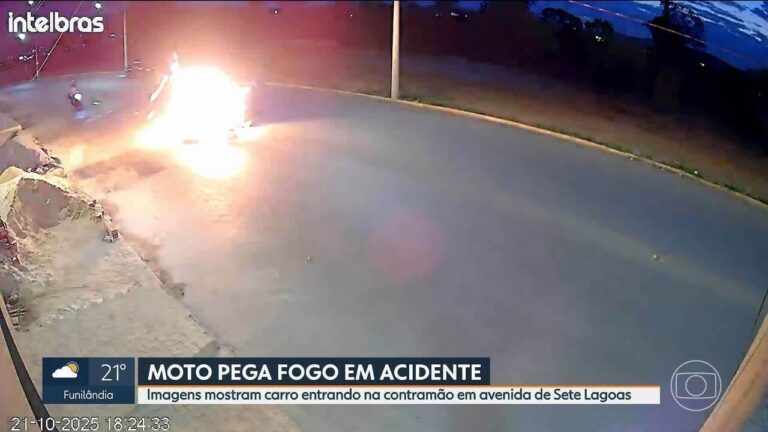 Moto explode após colisão com carro em Sete Lagoas