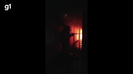 Incêndio em residência no bairro Carmelo, em Montes Claros