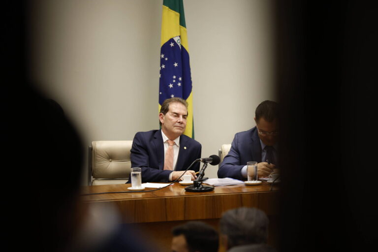 Votação do PL de redução de penas é adiada mais uma vez