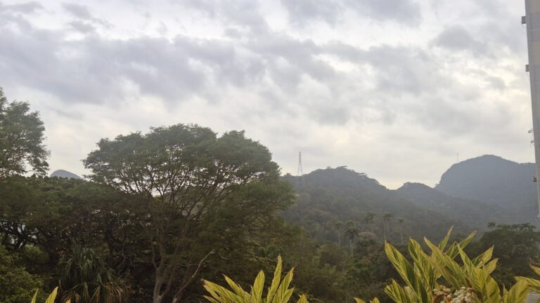Previsão do tempo para domingo no RJ: chuva e ventania