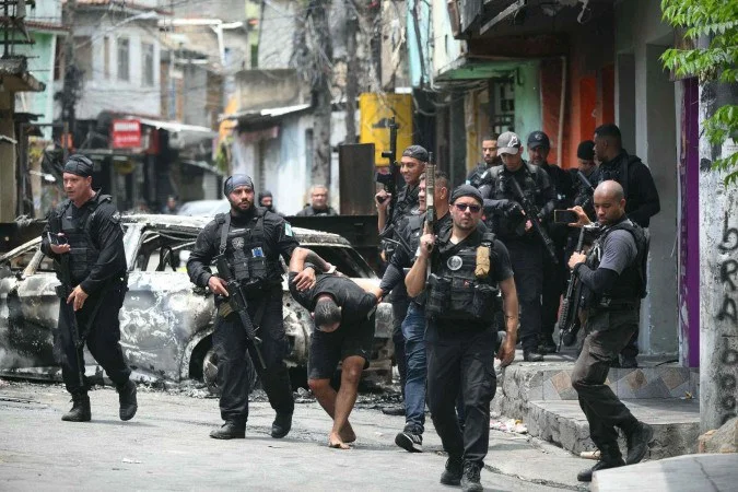 Pesquisa AtlasIntel revela que 87,6% da população apoia megaoperação policial no Rio de Janeiro