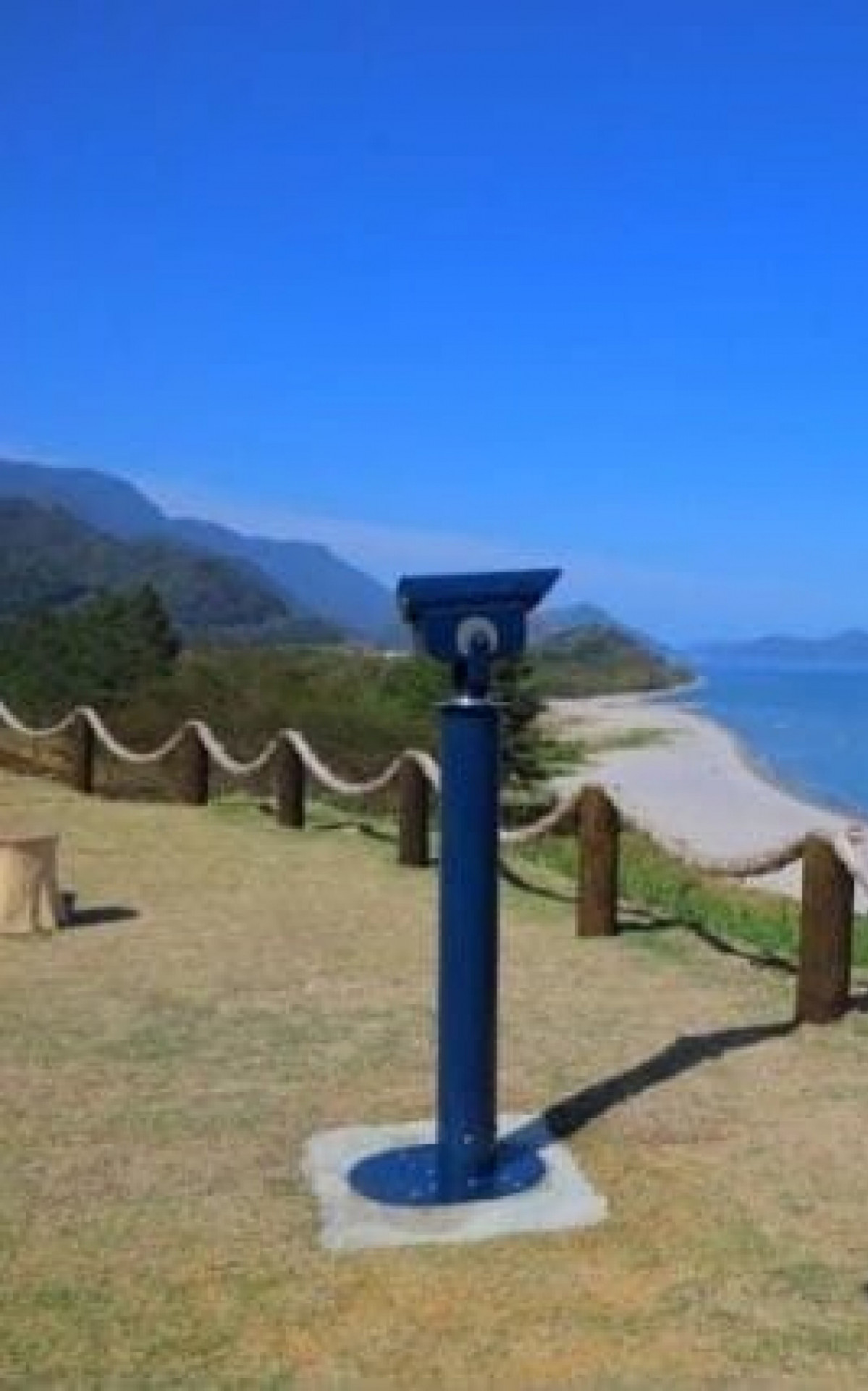 Mirante do Sahy Ganha Binóculo para Observação de Botos-Cinza e Impulsiona Turismo Sustentável em Mangaratiba