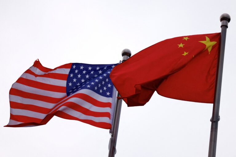 Trump afirma que tarifa de 100% à China não é sustentável