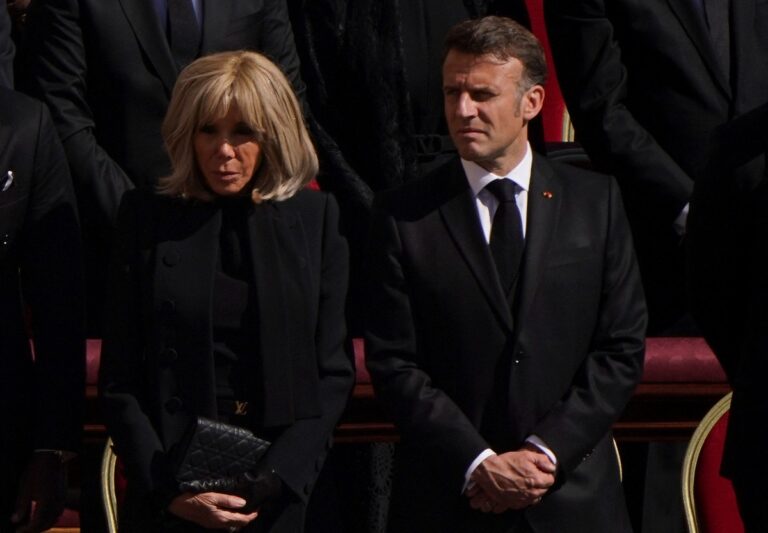 Impacto do cyberbullying na saúde de Brigitte Macron