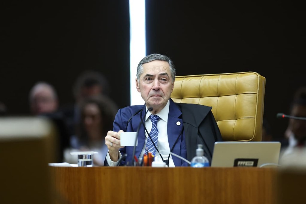 Barroso se despede do STF: Ministro anuncia aposentadoria em discurso emocionado
