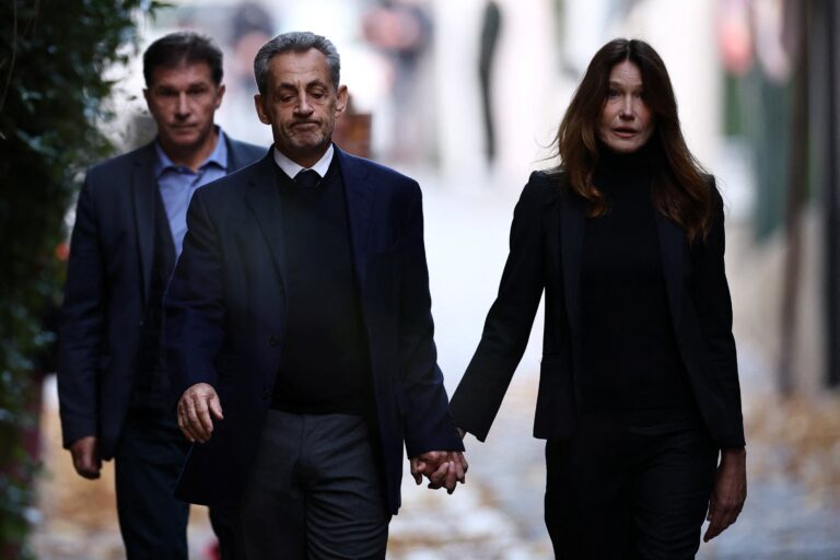 Nicolas Sarkozy é preso: entenda a relação com Muammar Kadhafi