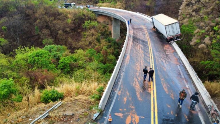 Trânsito liberado na BR-365, em Montes Claros