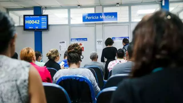 Erro Grave no INSS: Servidor Condenado a Devolver R$ 800 Mil por Aposentadoria Irregular