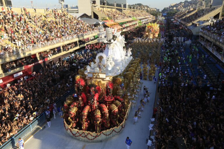 Venda de frisas para o carnaval 2026 no Rio começa neste domingo, às 9h