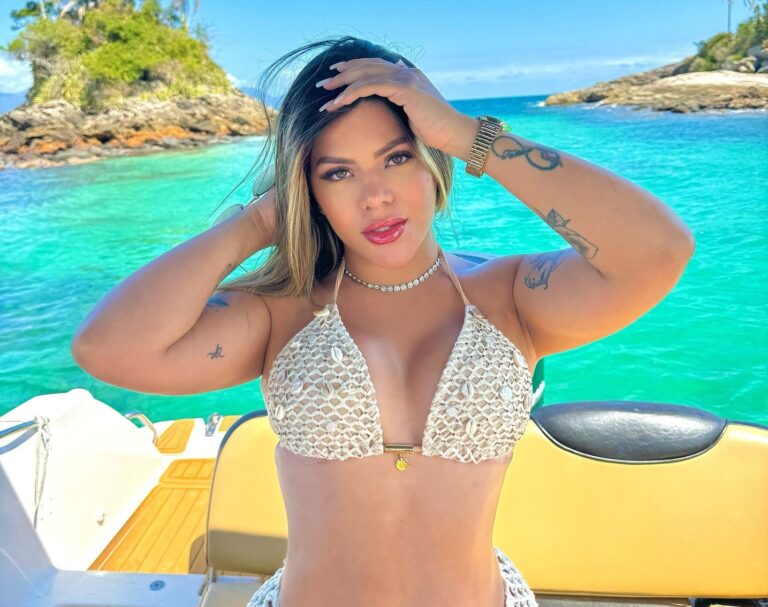 Influenciadora Iza Paiva permanece presa após audiência por tortura