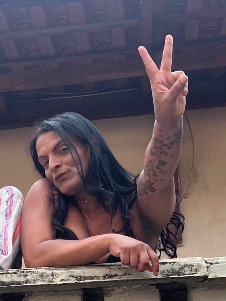 Mulher espancada pelo namorado é enterrada em Minas Gerais