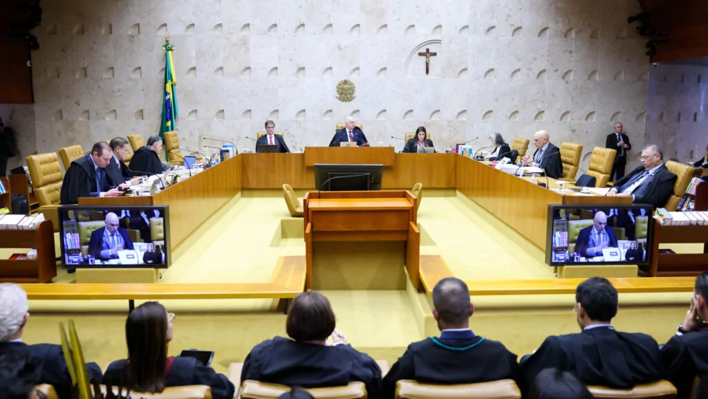 Câmara Avança com Projeto que Restringe Poderes Monocráticos do STF