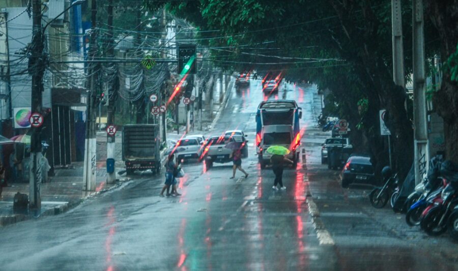 Acre em Alerta: Chuvas Intensas e Ventos Fortes Atingem o Estado