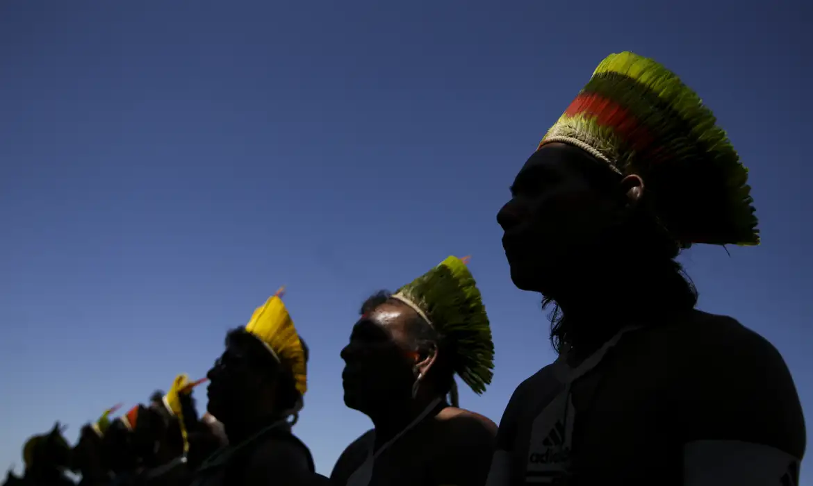 Censo 2022 Revela Desigualdade: Indígenas e Norte/Nordeste Sofrem com Renda Crítica; Maranhão em Destaque Negativo