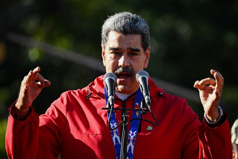 Intervenção na Venezuela pode 'incendiar' a América do Sul, diz Celso Amorim