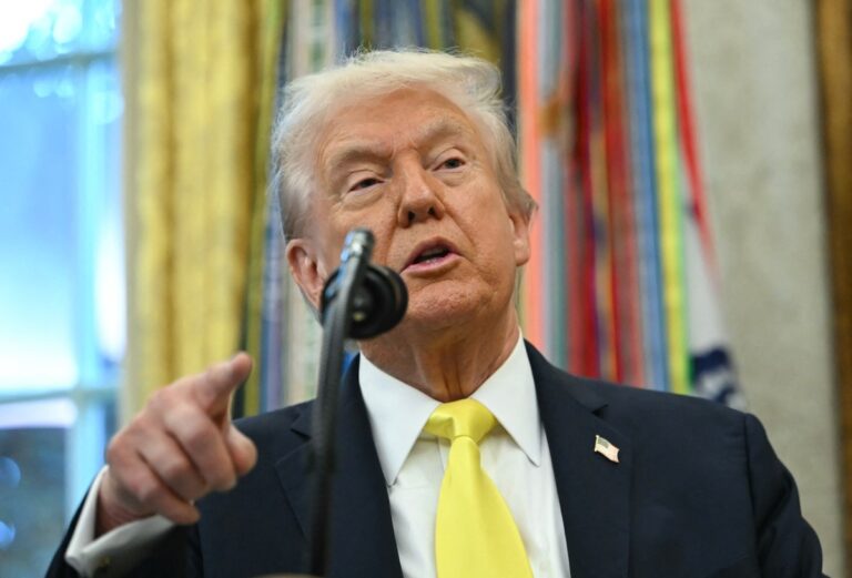 Trump defende tarifas e cita Brasil em resposta a fazendeiros