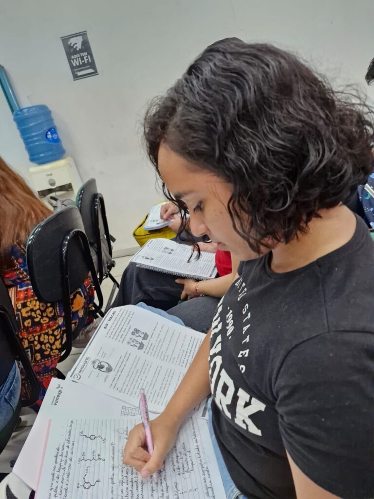 IA ajuda alunos do Amazonas a se preparar para Enem e vestibulares
