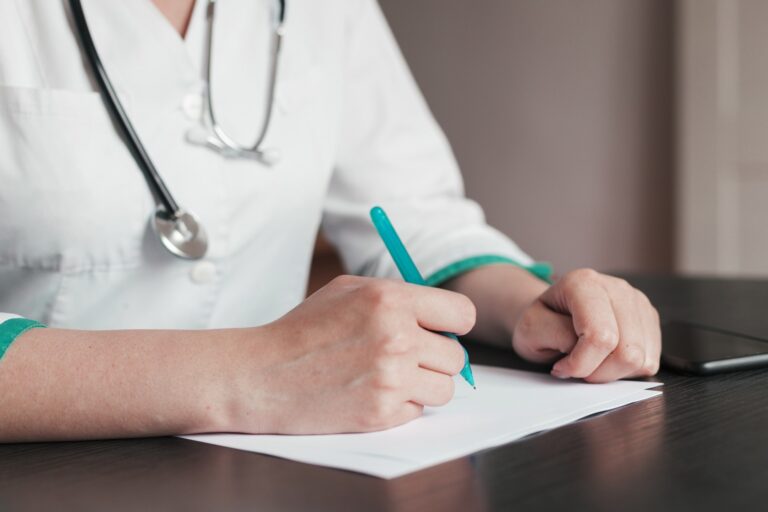 Curitiba altera normas para emissão de atestados médicos nas UPAs