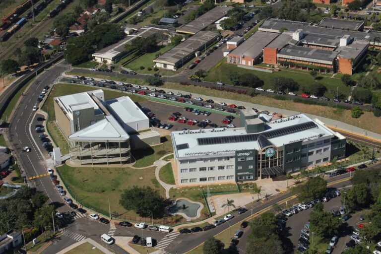 Últimos dias para se inscrever no vestibular da Unesp 2026