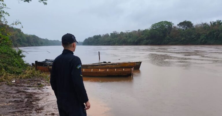 Pescador desaparece após cair de embarcação no Paraná