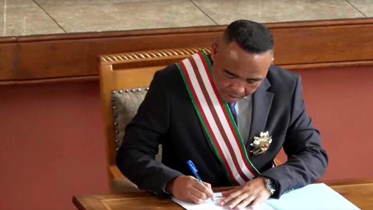 Coronel do Exército de Madagascar assume presidência