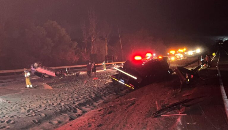 Caminhoneiro morre após tombamento na BR-262 em Nova Serrana
