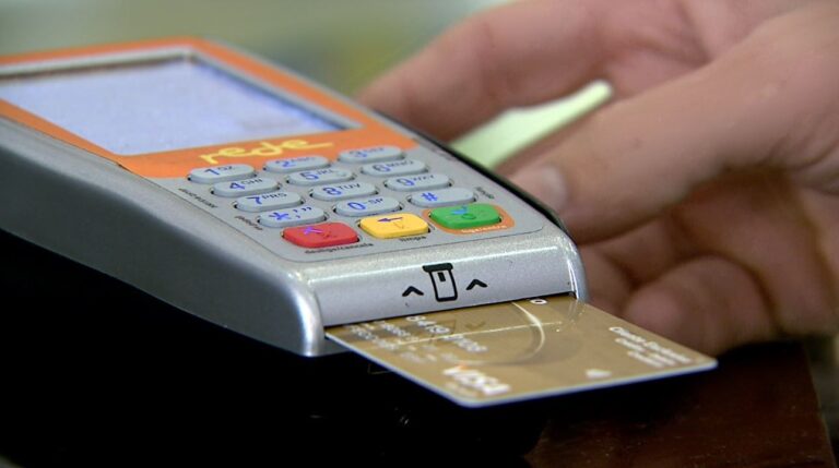 Funcionários de restaurante em Aracaju gastam mais de R$ 16 mil em cartão de cliente