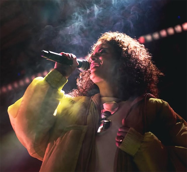Céu celebra 20 anos de carreira com show no Rio de Janeiro